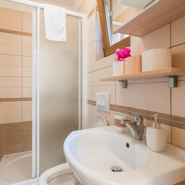 Bathroom / WC, Insula Aurea Apartments, Insula Aurea Apartments, Klimno, Krk Island (Croatia) - direct contact with the owner Dobrinj